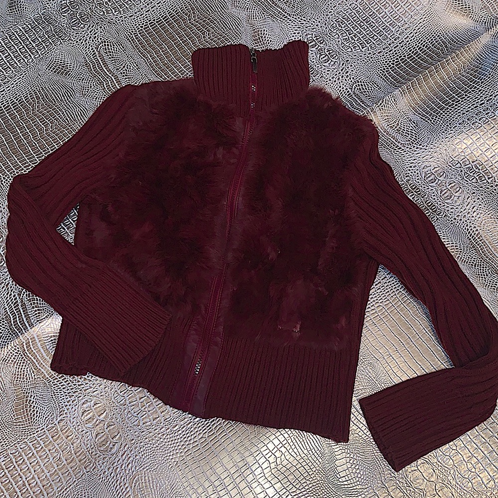 Maroon Cropped Zip up cardigan sweater!! 🌹🥀